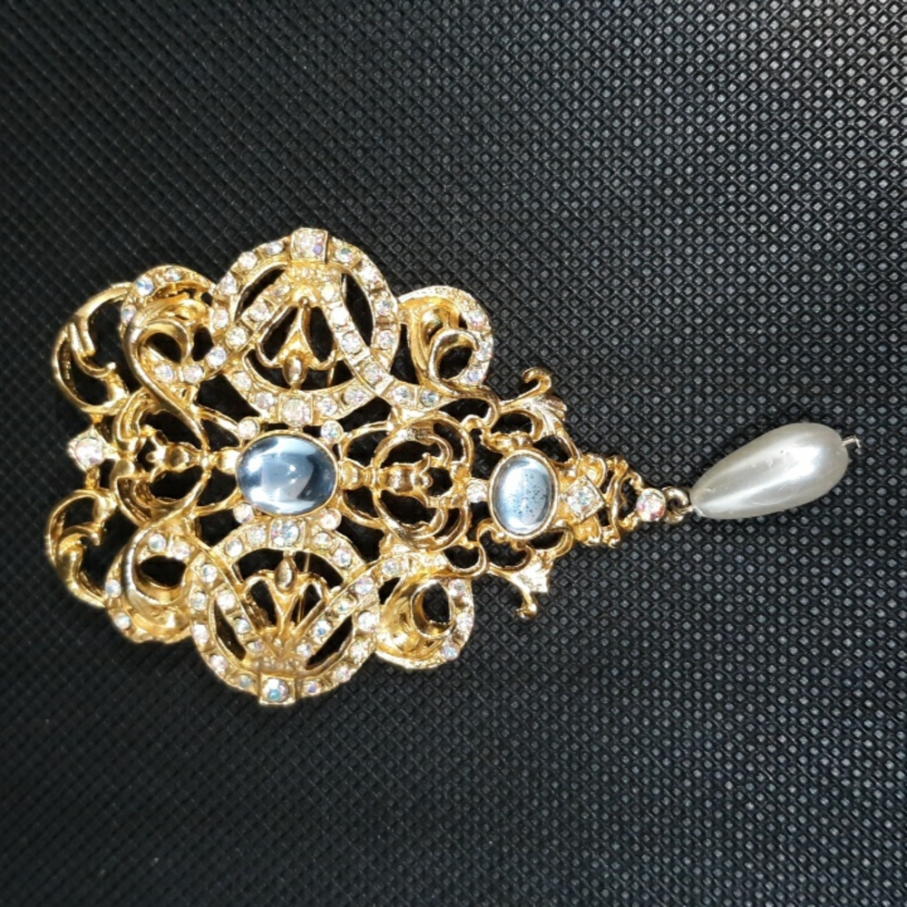 Gold & Blue Brooch with Hanging Faux Pearl